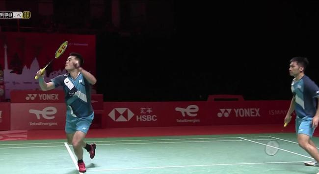 她不仅实现 她不仅实现