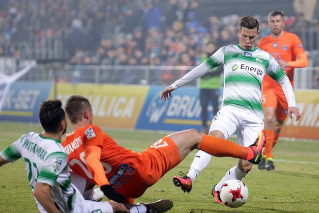 频繁进入公 频繁进入公